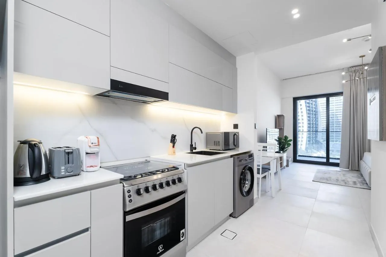 Aliving Stylish Studio Binghatti Canal View & Burj Khalifa Dubai 0*,  United Arab Emirates